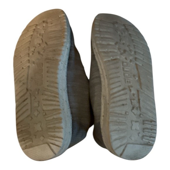 Hey Dude Gray Slip On Shoes Size 2 - Picture 4 of 5